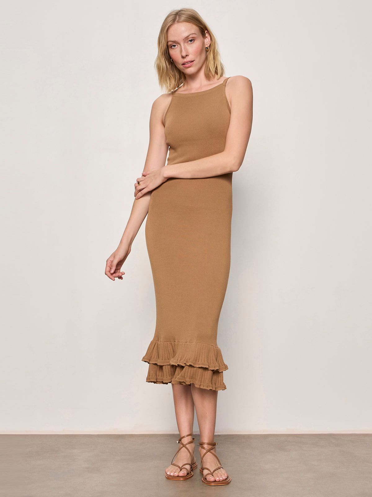 Sanctuary Clothing Trusted - OUTDO TIER HEM SWEATER DRESS TOASTED COCONUT