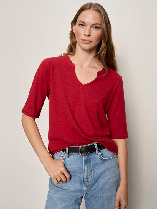 Sanctuary Clothing Premium - DOLCE NOTCH NECK TEE RED BERRY