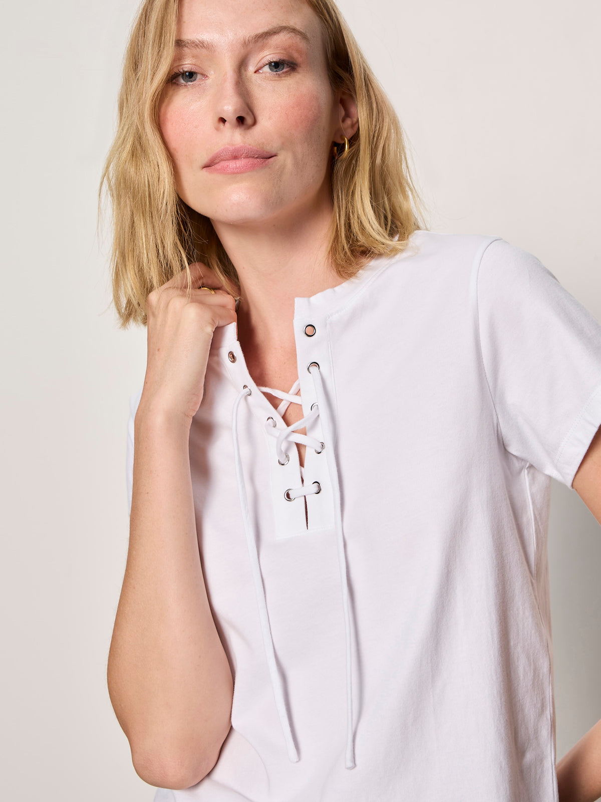 Sanctuary Clothing Trending - LACE UP TIMELESS TEE WHITE